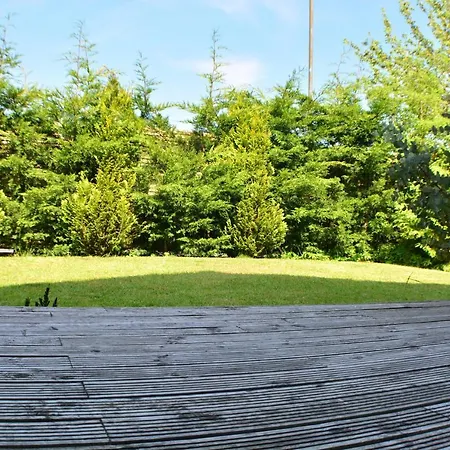 Holiday home Pearl Cottage Leeds- Detached Two Bed Cottage, Large Private Gardens